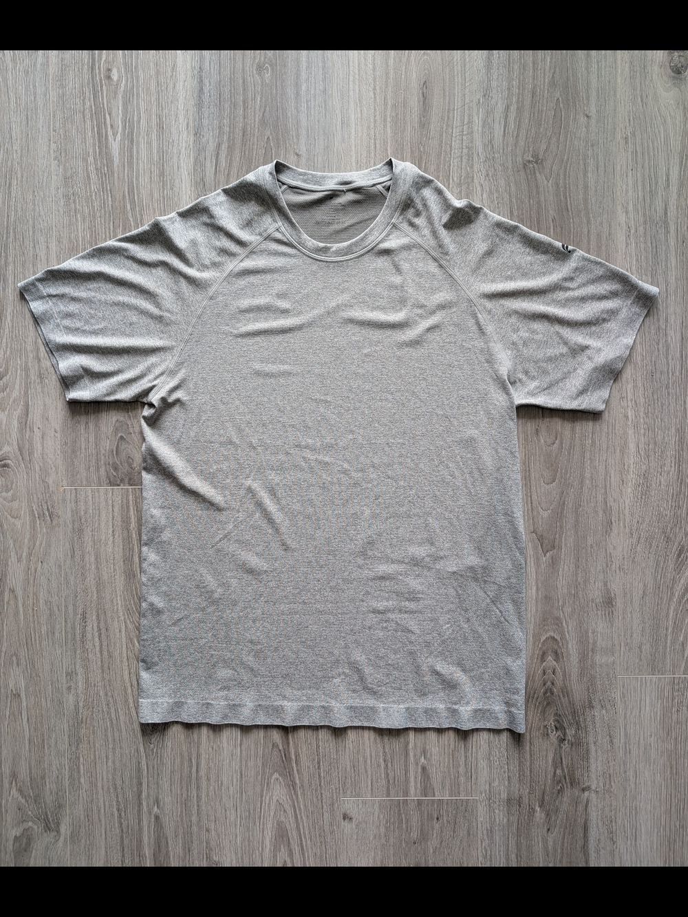 Fabletics Men's Short Sleeve Crewneck Gym Tee — Light Gray